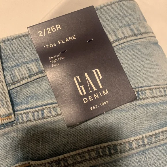 Gap jeans, new with tags, size 26, high rise, flare - Picture 2 of 4